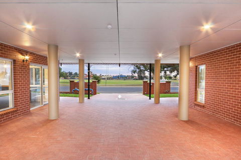 Best Western Plus Bolton On The Park - Darwin Tourism 14