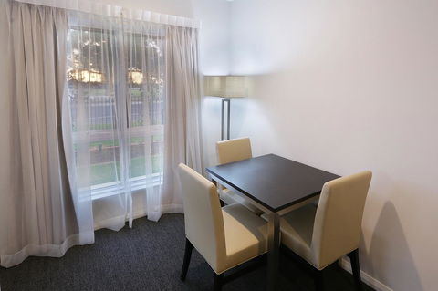Best Western Plus Bolton On The Park - Darwin Tourism 7