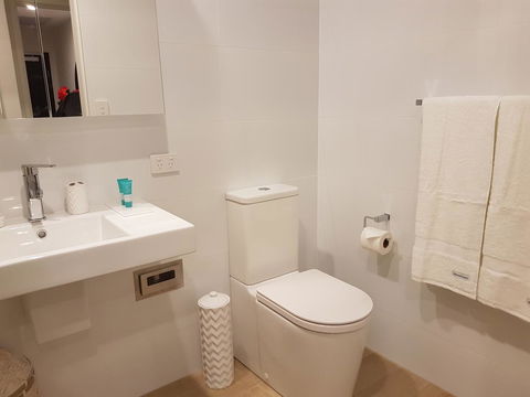 Arena Luxury Beachfront Apartment - Darwin Tourism 30