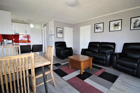 Beachfront 3, 25 Willow Street - Darwin Tourism 0
