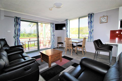 Beachfront 3, 25 Willow Street - Darwin Tourism 2