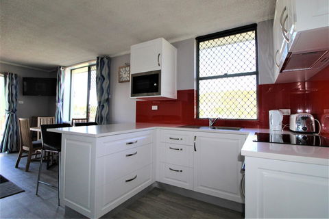 Beachfront 3, 25 Willow Street - Darwin Tourism 6