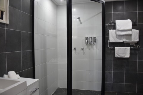 Pure Chalet Thredbo - Darwin Tourism 4