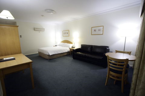 Carlyle Suites & Apartments - Darwin Tourism 8