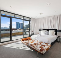 Darling Harbour Penthouse ViewsJacuzzi - Darwin Tourism