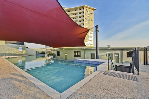 Nomikis\'On The Avenue - Darwin Tourism 17