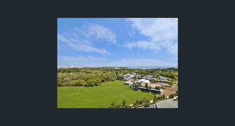 Nomikis\'On The Avenue - Darwin Tourism 0