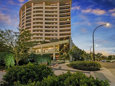 Nomikis\'On The Avenue - Darwin Tourism 1