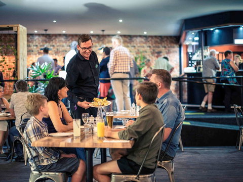 Mercure Kakadu Crocodile - Darwin Tourism 37