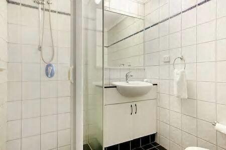 Central Studio, Darwin CBD Northern Territory - Darwin Tourism 9