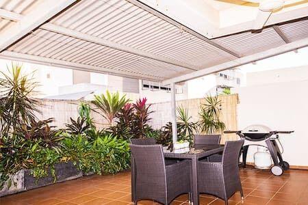 Central Studio, Darwin CBD Northern Territory - Darwin Tourism 10