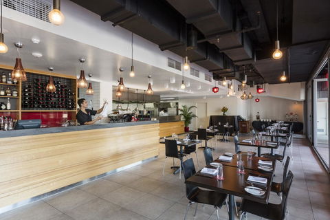 Oaks Darwin Elan Hotel - Darwin Tourism 21