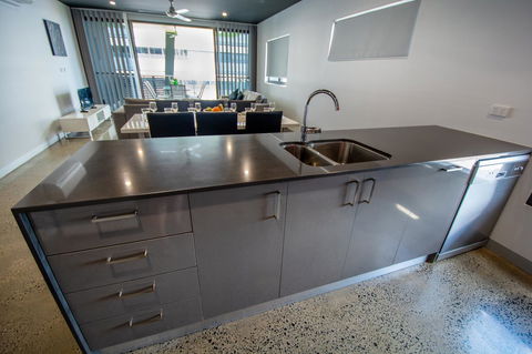 Magnum Serviced Apartments - Darwin Tourism 6