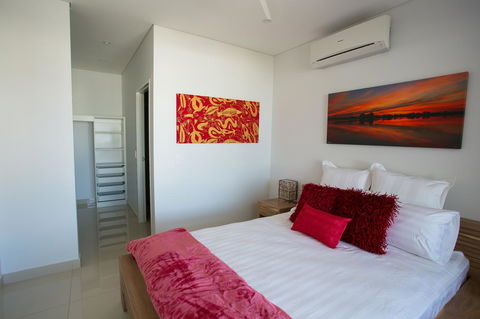 Kakadu @ The Kube (Darwin City) - Darwin Tourism 9