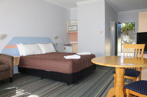 Golden Sands Motor Inn - Darwin Tourism 24