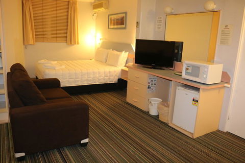 Golden Sands Motor Inn - Darwin Tourism 21