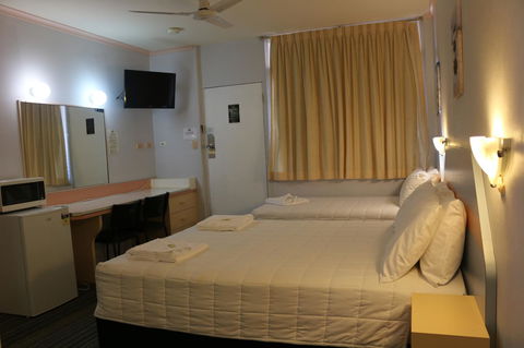 Golden Sands Motor Inn - Darwin Tourism 25