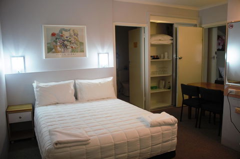 Golden Sands Motor Inn - Darwin Tourism 1