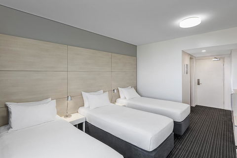 Vibe Hotel Darwin Waterfront - Darwin Tourism 18