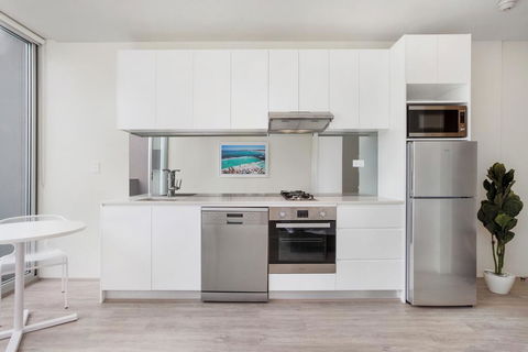 Bondi Beach Studio King Suite + Balcony - Darwin Tourism 3