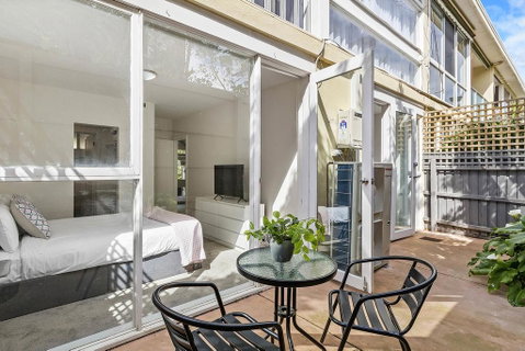 BOUTIQUE STAYS - Brighton By Sea - Darwin Tourism 1