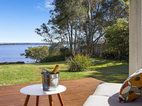 Braeside - Waterfront, Fireplace - Darwin Tourism 0