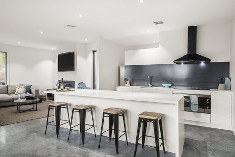 Bridgewater Luxury Family Retreat, Close To The Beach - Darwin Tourism 3