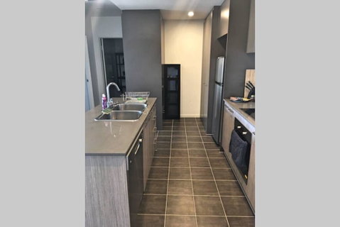 Bright, Modern, Stylish - Top Floor Apt - Woden - Darwin Tourism 0