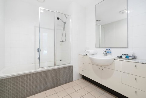 Brighton Bay Apartments - Darwin Tourism 1