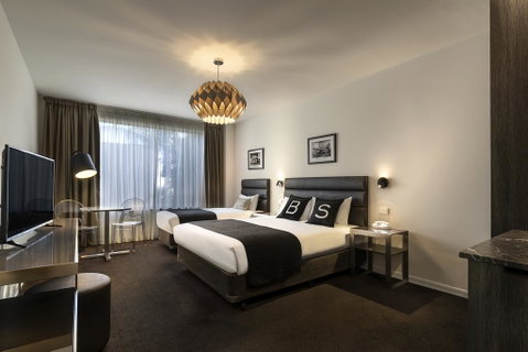 Brighton Savoy Hotel - Darwin Tourism 3