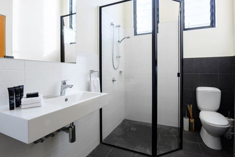 BROOKLYN Old Hat Factory Converted Warehouse - Darwin Tourism 1