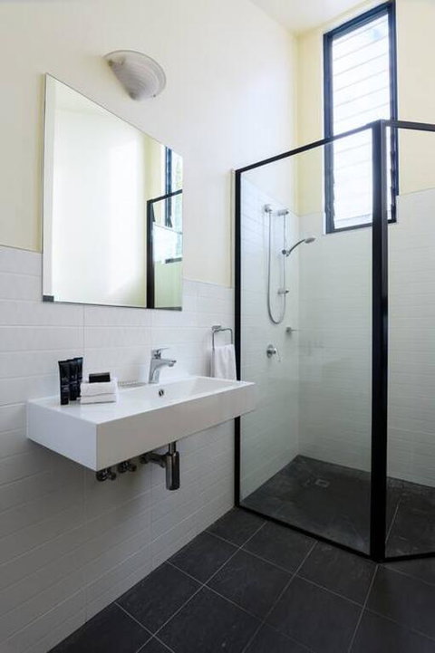 BROOKLYN Old Hat Factory Converted Warehouse - Darwin Tourism 3