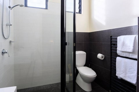 BROOKLYN Old Hat Factory Converted Warehouse - Darwin Tourism 2