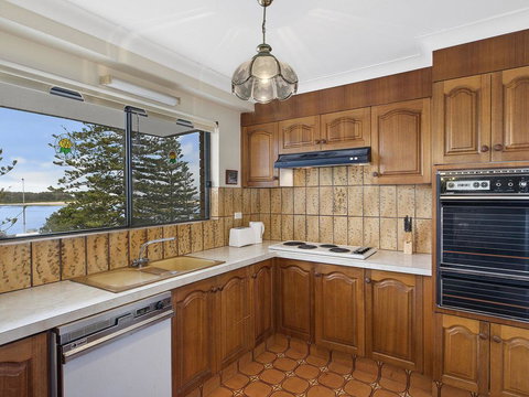 Caesars Palace 4 - Darwin Tourism 2