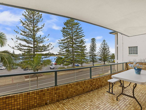 Caesars Palace 4 - Darwin Tourism 0