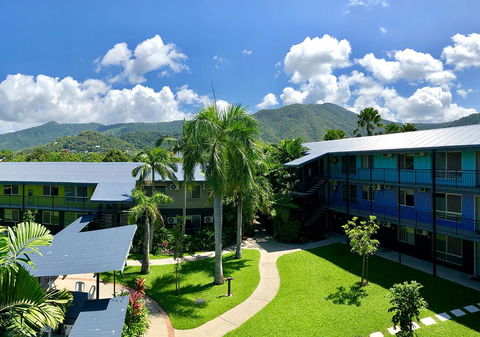 Cairns Adventure Lodge - Includes All Meals Served In The Dining Hall - Darwin Tourism 0