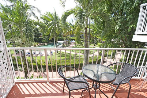 Cairns Beach Resort - Darwin Tourism 3