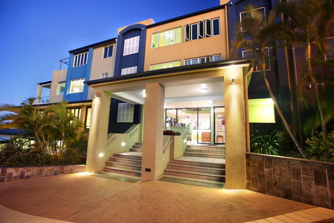 Caloundra Central Apartment Hotel - Darwin Tourism 0