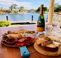 Canal Elegance In Yunderup - Darwin Tourism
