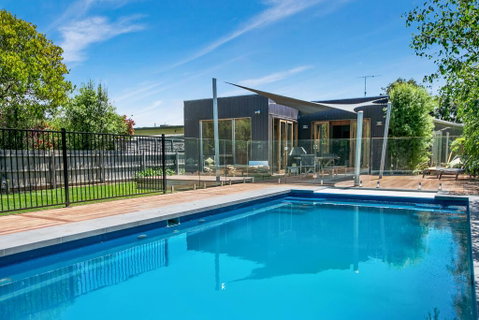 Canterbury Villa Family Friendly Home, Walk To Beach And Village, Pool - Darwin Tourism 0