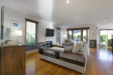 Canterbury Villa Family Friendly Home, Walk To Beach And Village, Pool - Darwin Tourism 3