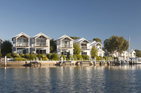 Captains Cove Resort - Darwin Tourism 0