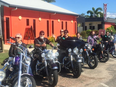 Cardwell At The Beach - Darwin Tourism 1