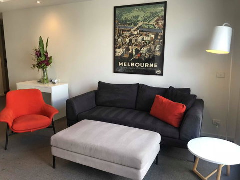 Caroline Serviced Apartments Brighton - Darwin Tourism 2