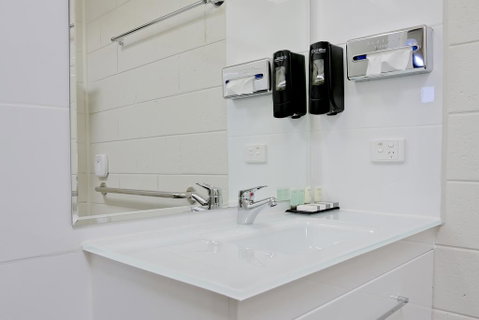 Castle Creek Motel - Darwin Tourism 2