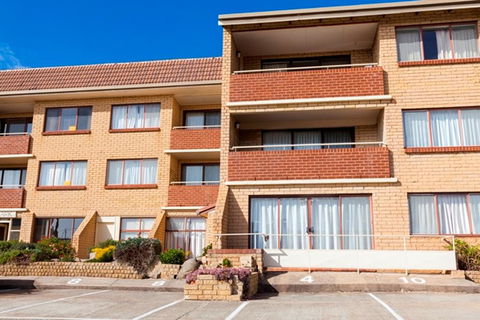 Central Park 14 - Centrally Located With Views To The Mountains - Darwin Tourism 1