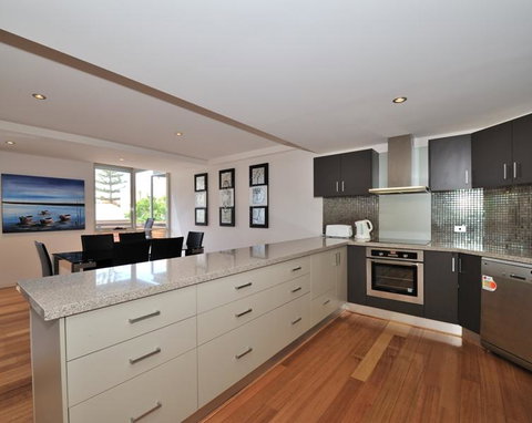 Central South Terrace Apartment - Darwin Tourism 1