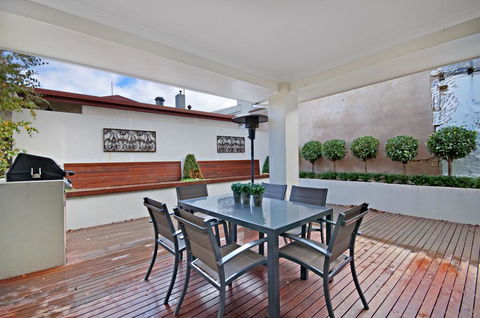 Central Warrnambool Townhouse - Darwin Tourism 3