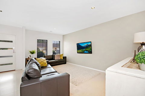 Central Warrnambool Townhouse - Darwin Tourism 2
