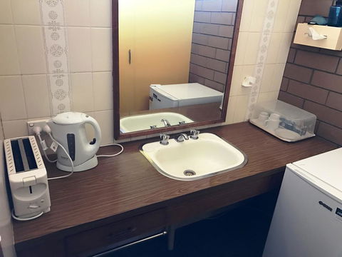 Century Motor Inn - Darwin Tourism 2